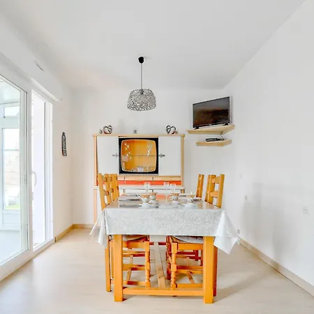 Casa vacanze Gorgeous In Creances-plage