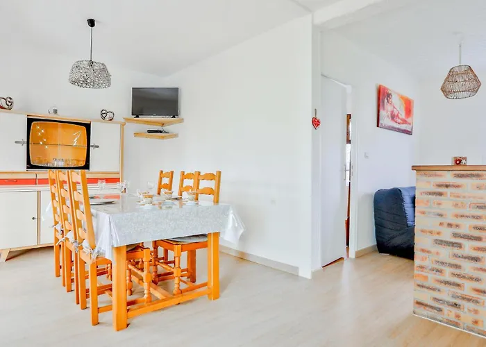 Gorgeous In Creances-plage Hébergement de vacances *