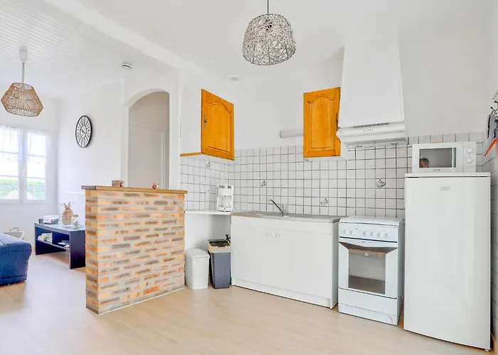 Gorgeous In Creances-plage Hébergement de vacances