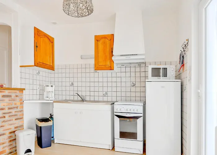 Gorgeous In Creances-plage