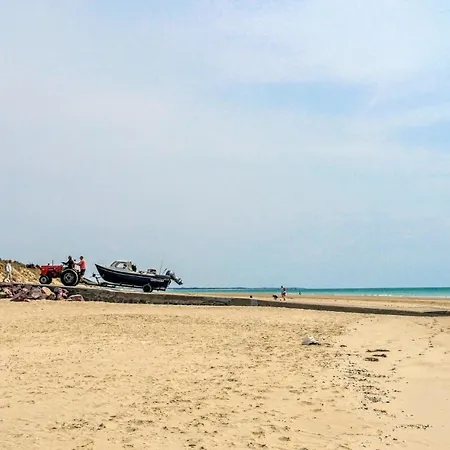 Gorgeous In Creances-plage Сasa de vacaciones