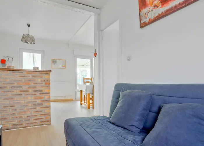 Gorgeous In Creances-plage Prázdninový dům